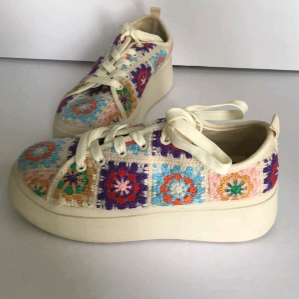 Dirty Laundry Rambling Crochet Platform Sneakers